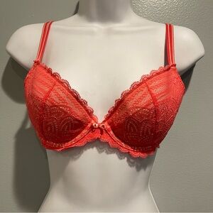 32D Chantelle Women’s Bra Vibrant Coral Lace Lightly Padded Underwire Style 1742